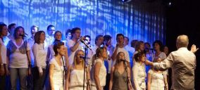 Jens Johansen mit Chor Kopie